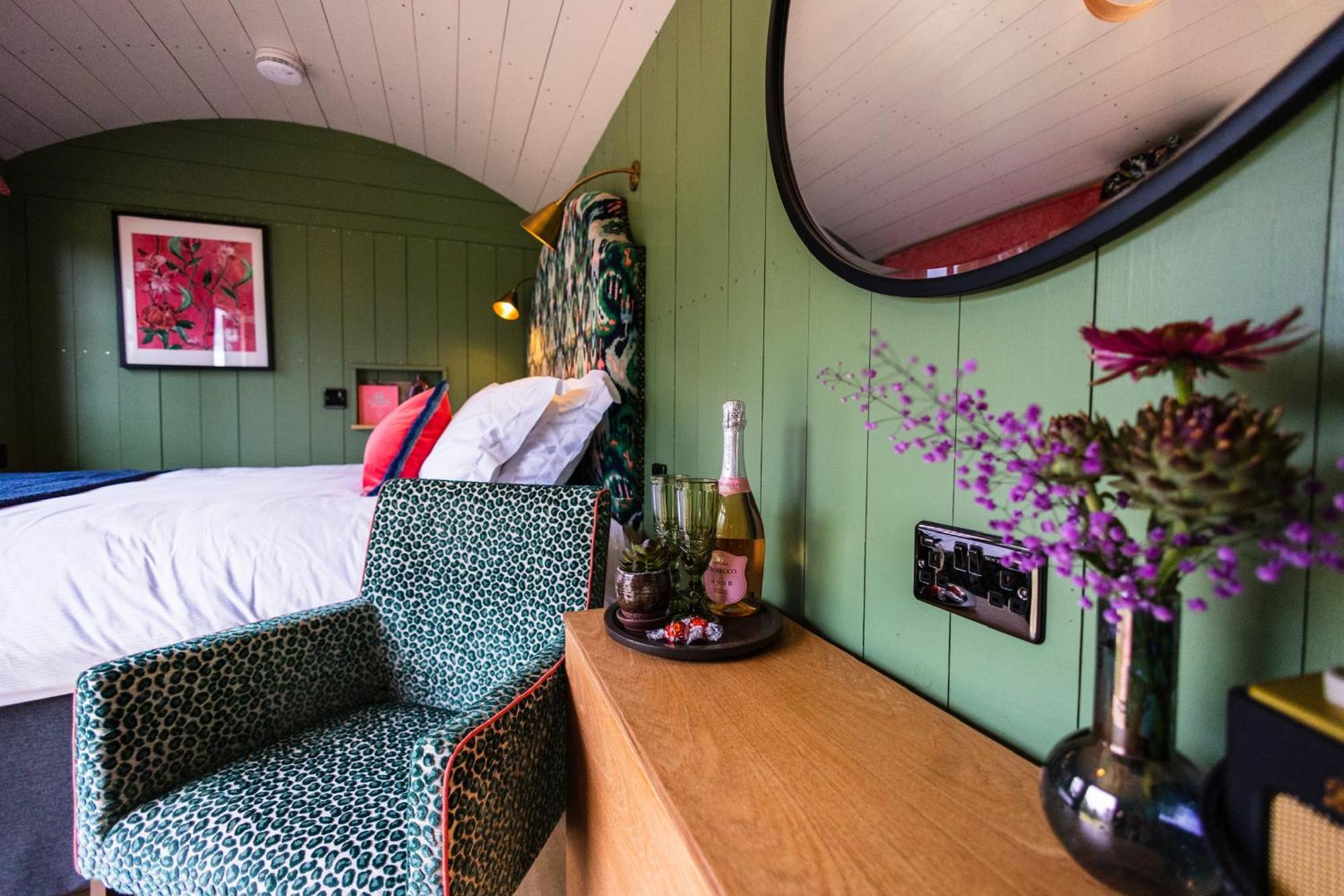 Toadland Shepherd Huts Durham Exterior foto