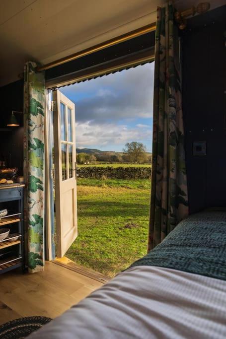 Toadland Shepherd Huts Durham Exterior foto