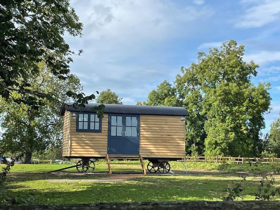 Toadland Shepherd Huts Durham Exterior foto
