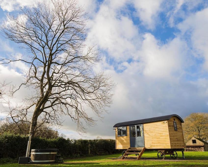 Toadland Shepherd Huts Durham Exterior foto